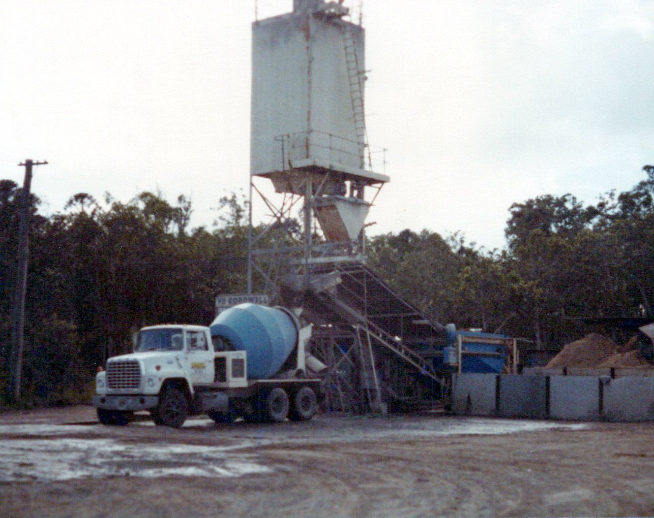 Concrete truck being batched